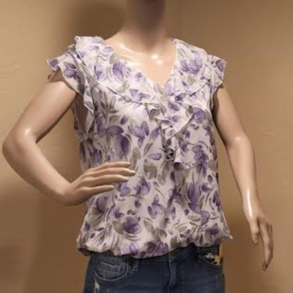 NWT Ember lilac and white v-neck with banded waist - Size Large - Picture 1 of 9